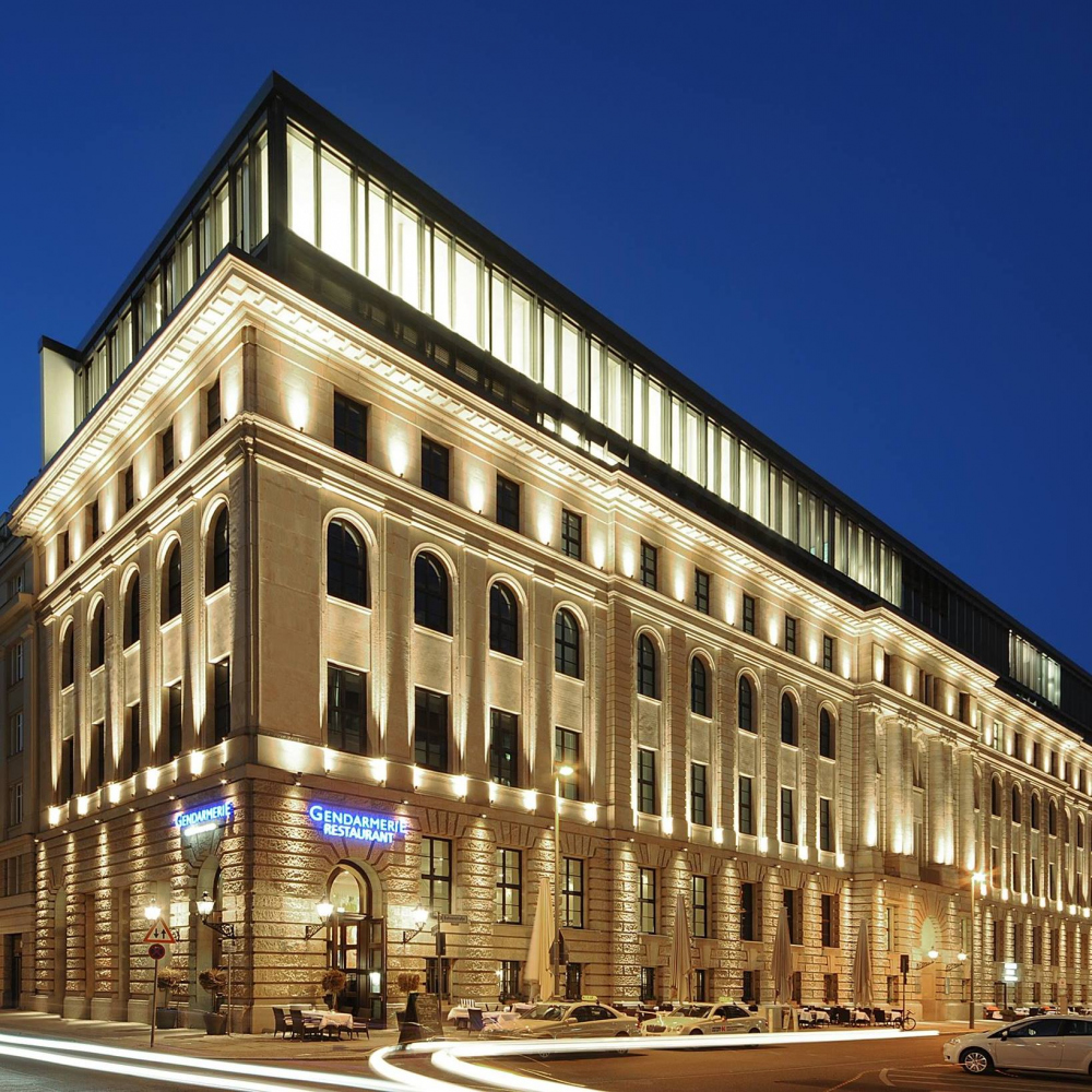 Humboldt Carré bei Nacht